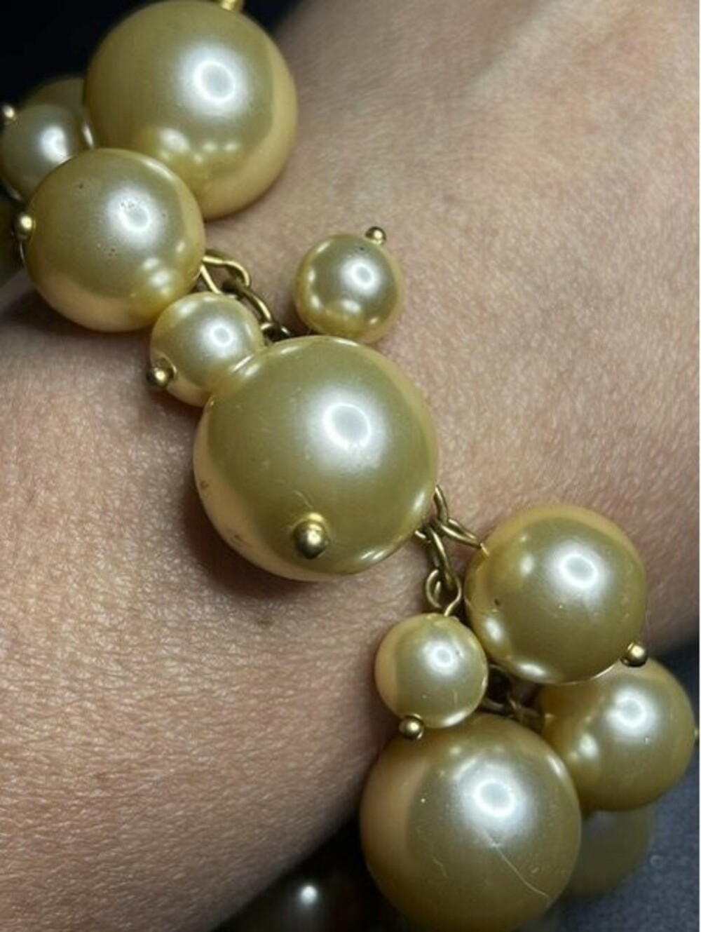 B6046 J.CREW Faux Pearl Cluster Bracelet Gold Tone Toggle Clasp 7.75" *clap wear - Picture 1 of 3